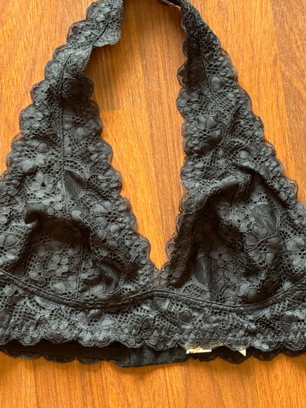 Intimately FREE PEOPLE Black Floral Lace Halter Wireless Bralette Sz. Med. NWOT